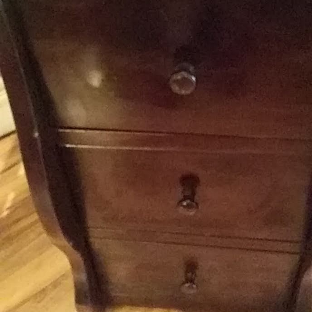 Changing Table - Picture 3 of 5